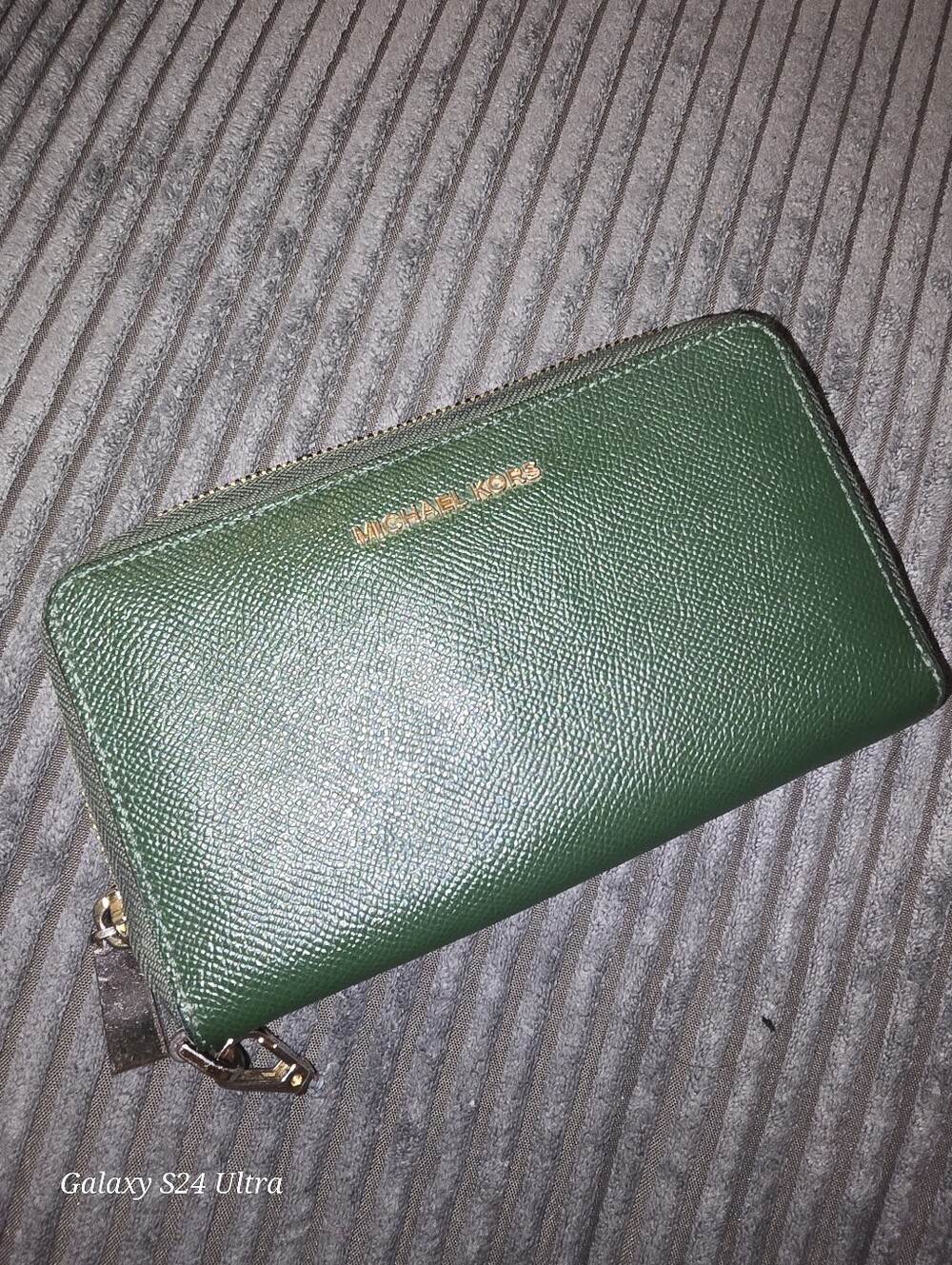 Michael Kors Green Zip Wallet Mk